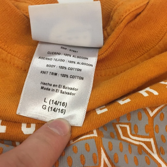 Tennessee Volunteers Long Sleeve t-shirt Size YL♥️ - Picture 2 of 7